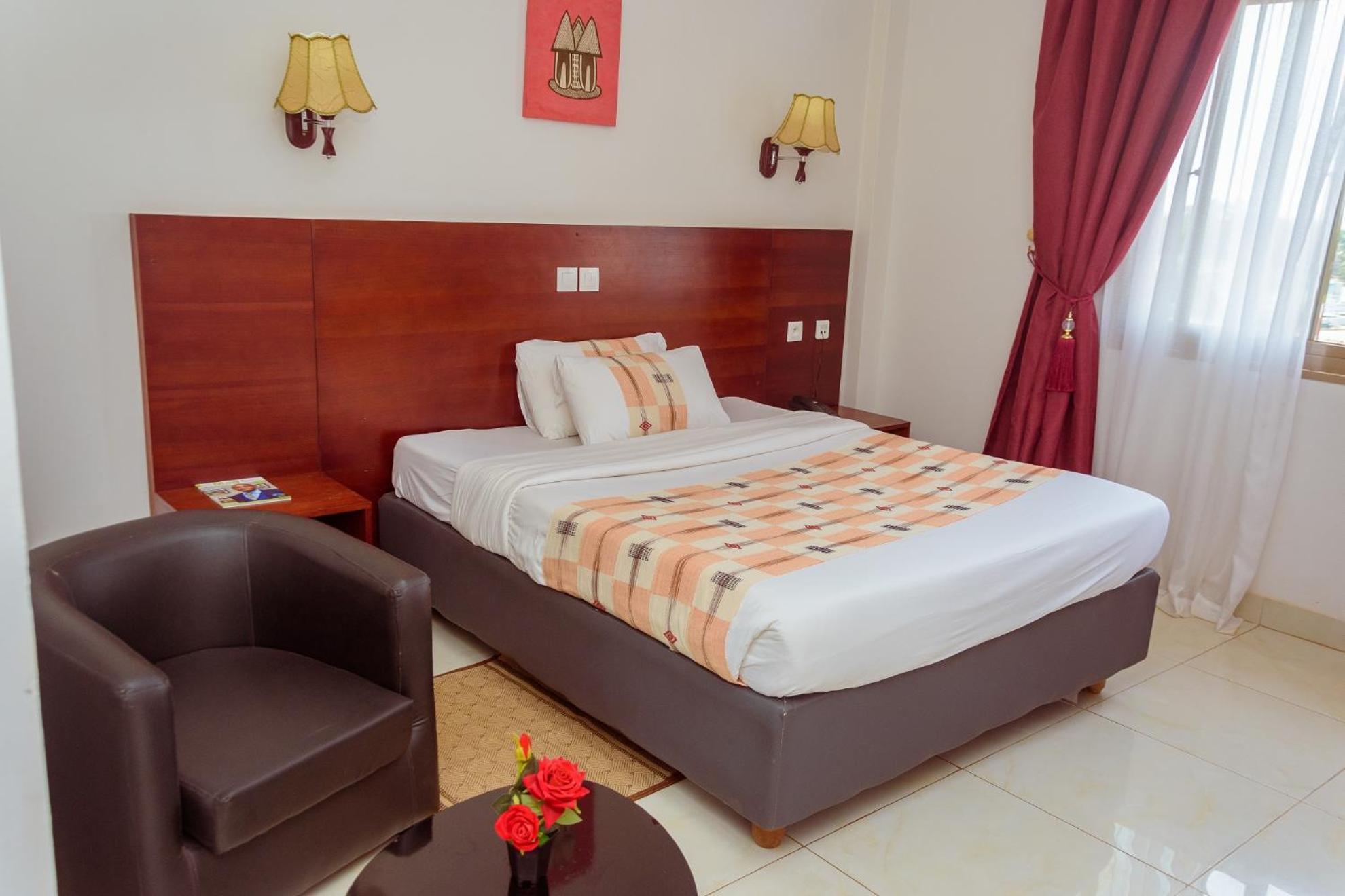 Hôtel La Rose Blanche Korhogo Exterior foto