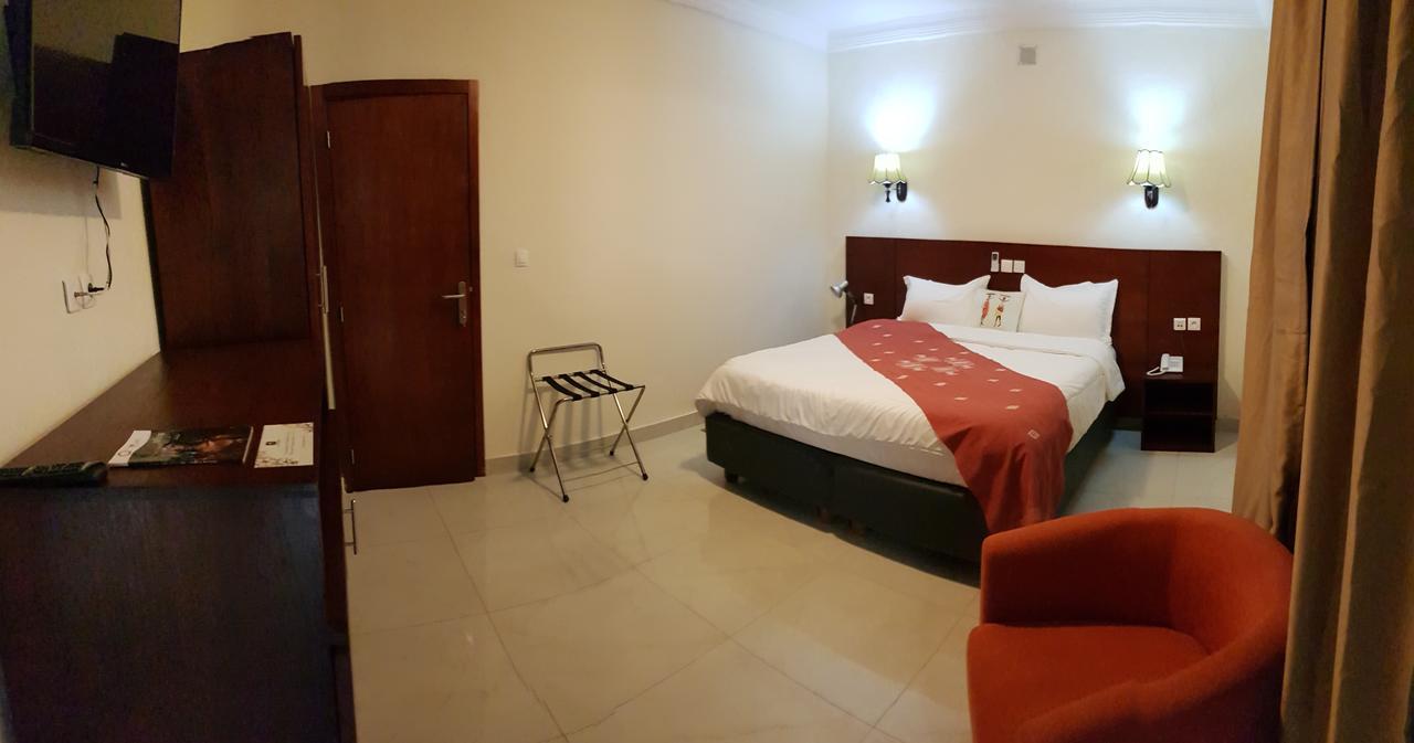 Hôtel La Rose Blanche Korhogo Exterior foto