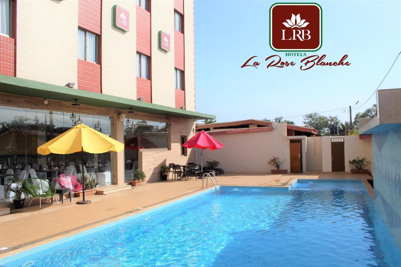 Hôtel La Rose Blanche Korhogo Exterior foto