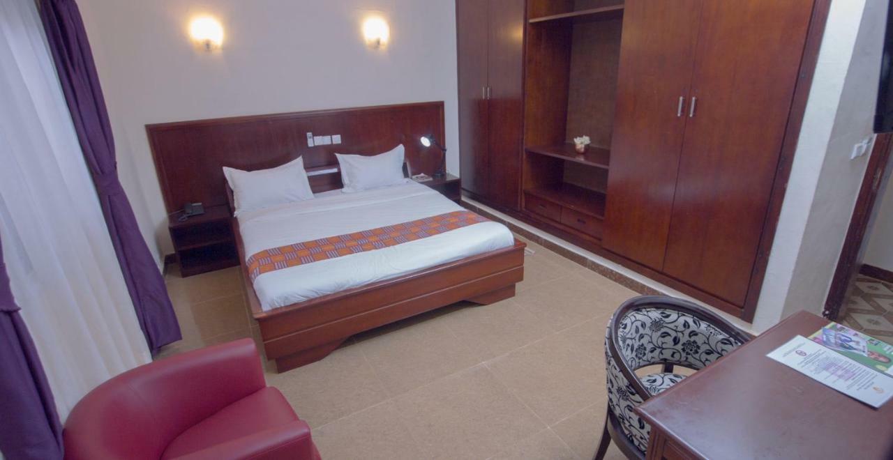 Hôtel La Rose Blanche Korhogo Exterior foto